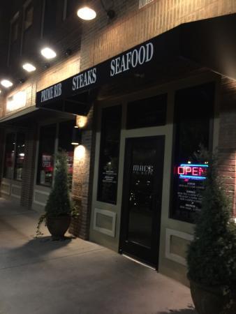 Mac's on Main
