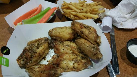 Buffalo Wild Wings Grill & Bar