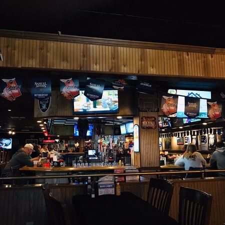 Mountaineer Grill & Pub