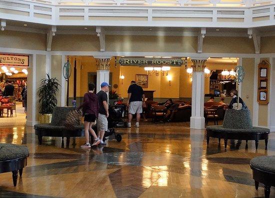 The River Roost Lounge