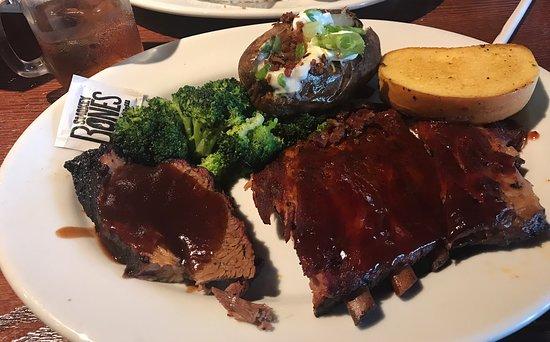 Smokey Bones Bar & Fire Grill