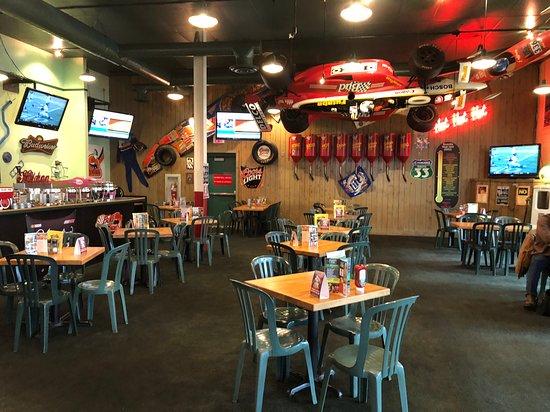 Quaker Steak & Lube
