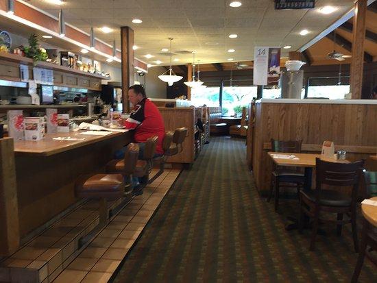 Shari's