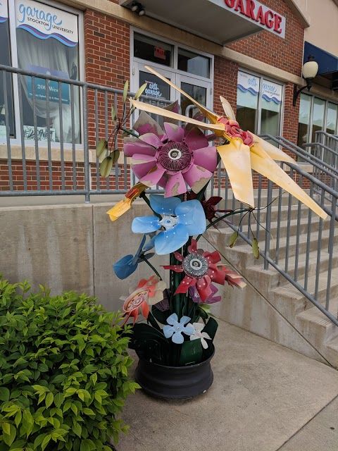 Noyes Arts Garage