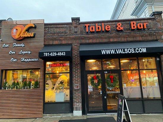 Valsos Table & Bar