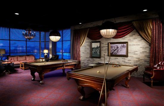 Splitsville Luxury Lanes and Dinner Lounge