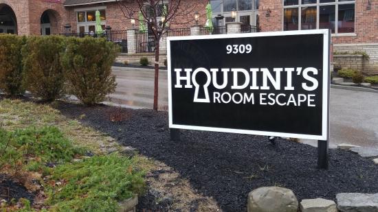 Houdini's Room Escape