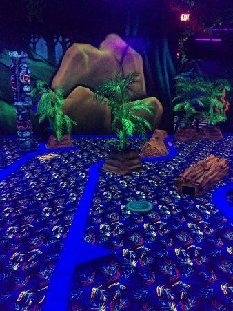 Funfuzion Glow Mini Golf