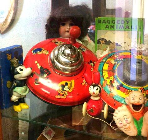 Three Rivers Village Antiques