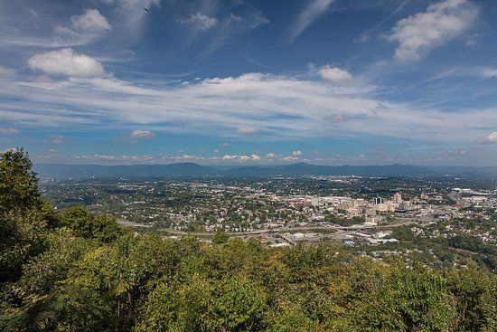 Mill Mountain Star & Park