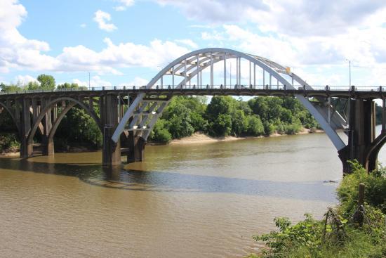 Edmund Pettus Bridge