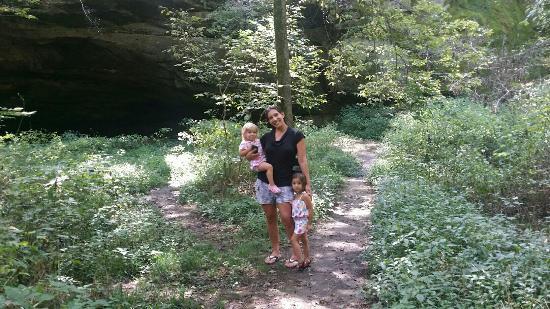 Cave Hollow Park