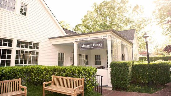 Amagansett Square