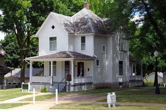 Ronald Reagan Boyhood Home